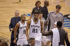 Tim Duncan in Spurs-Magic game